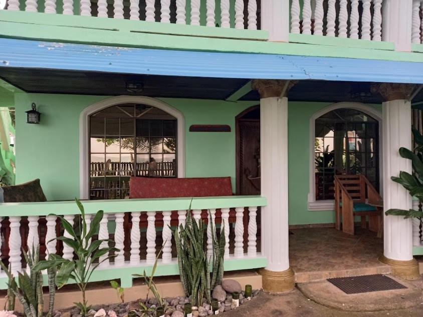 Hospedaje Rosa Del Mar & Sweets Cafe South End Экстерьер фото
